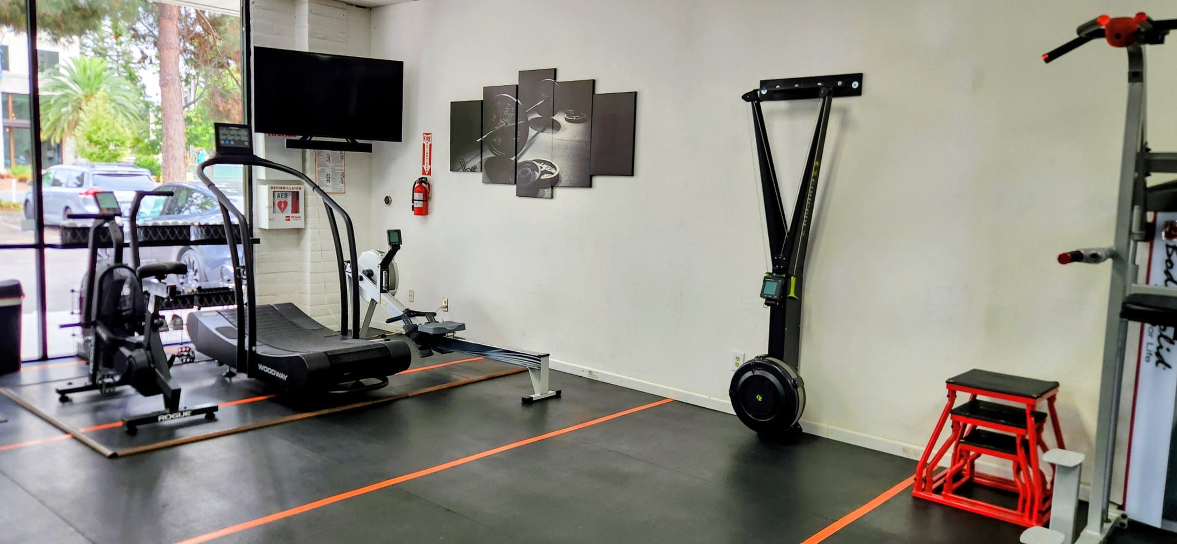 Woodway treadmill, rower and ski erg in the Helios Fit cardio corner